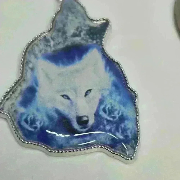 NWOT Exquisite Wolf Head Necklace - Picture 2 of 3